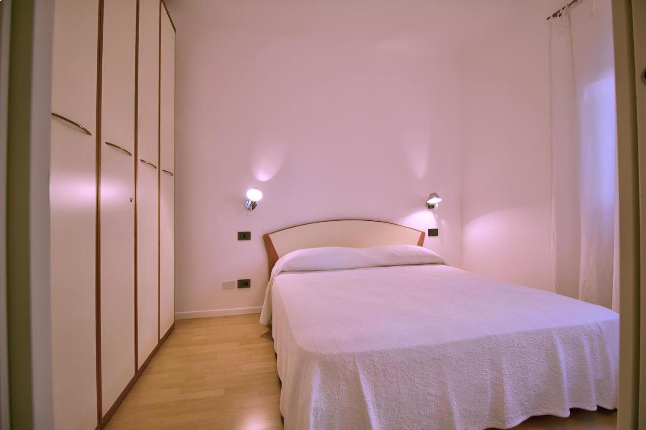 Apartment Orange Breeze
